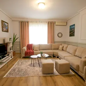 Johan's Appartamento Tirana